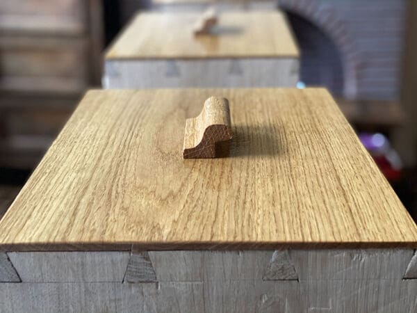 Oak bench - Banc massif en chêne avec 8 tiroirs à queue d'aronde en chêne massif avec une longueur en plus de 3 mètres - meubles sur mesure fabriqués à la main avec des outils traditionnels