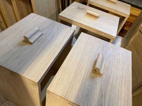 Oak bench - Banc massif en chêne avec 8 tiroirs à queue d'aronde en chêne massif avec une longueur en plus de 3 mètres - meubles sur mesure fabriqués à la main avec des outils traditionnels