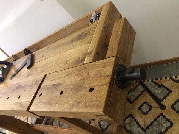 Oak workbench - Établi en chêne ancien massif - meubles sur mesure fabriqués à la main avec des outils traditionnels