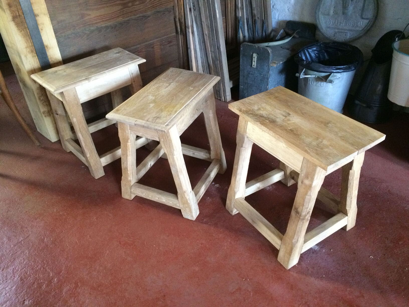 Joint stool - Tabouret joint inspiré d'un exemple du XVIIe siècle - meubles sur mesure fabriqués à la main avec des outils traditionnels