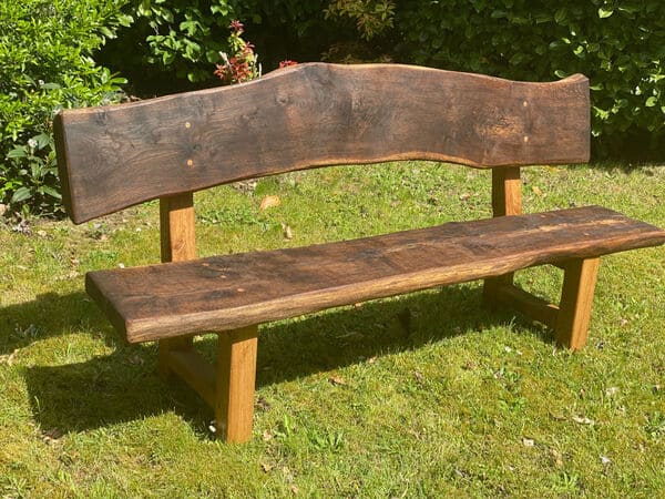 Garden bench - Banc de jardin en planches de chêne ancien à bordure vive - meubles sur mesure fabriqués à la main avec des outils traditionnels